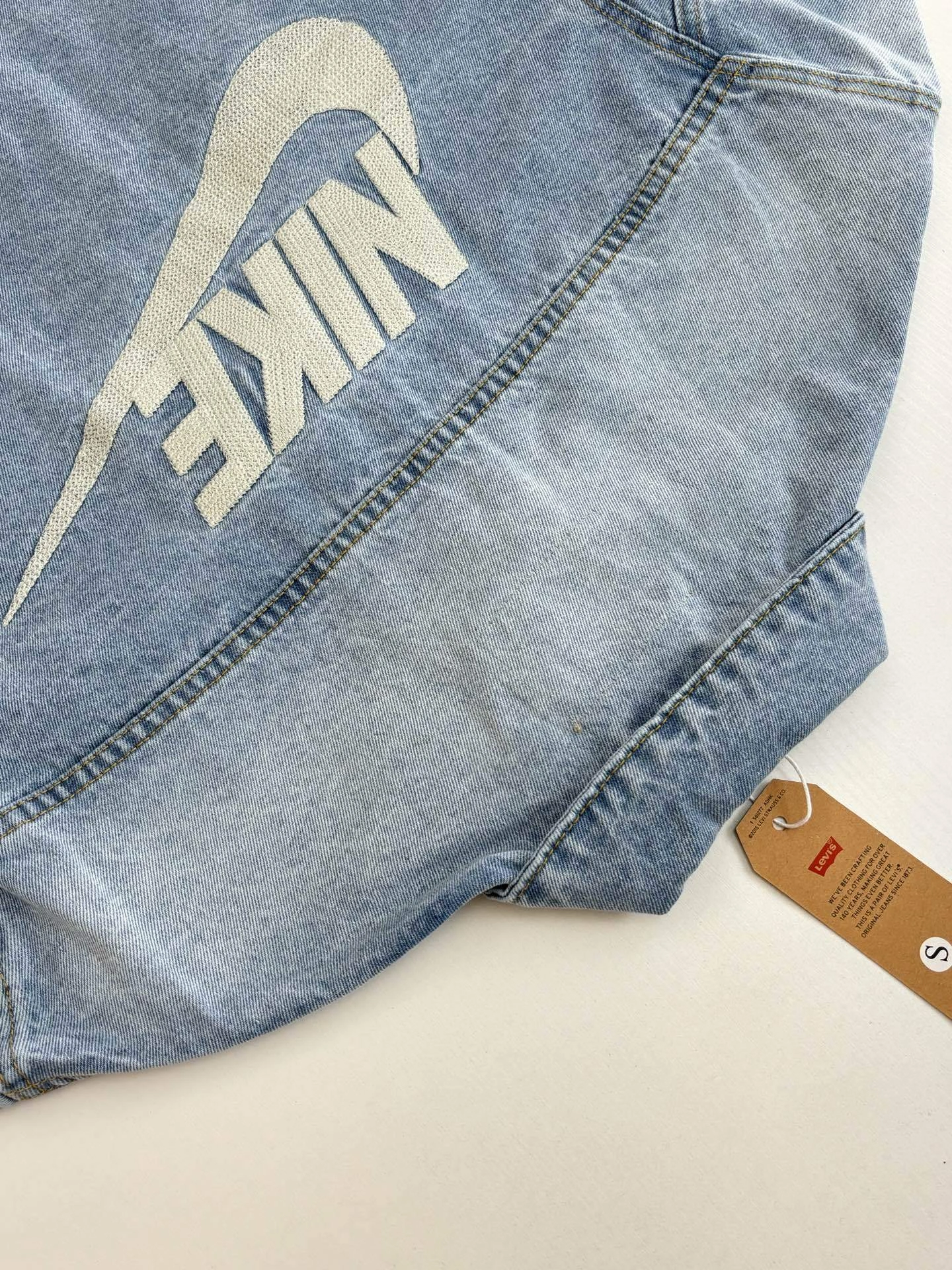 wg.luxury-- 8V Levi’s x Nike embroidery item: E-F431J1722